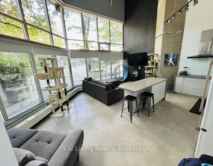 Property Photo:  66 Bay Street S 105  ON L8P 4Z6 