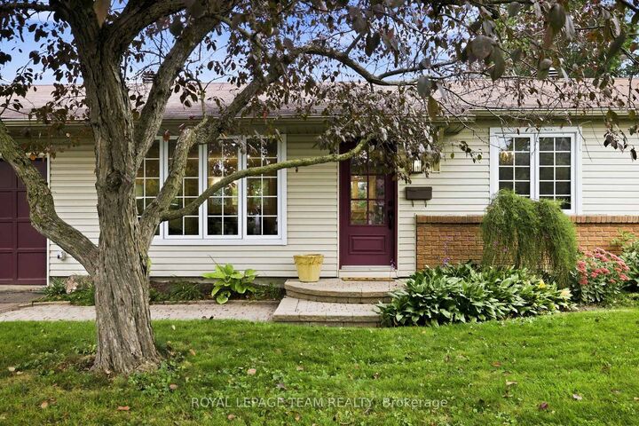 Property Photo: 1377 Fontenay Crescent ON K1V 7K5