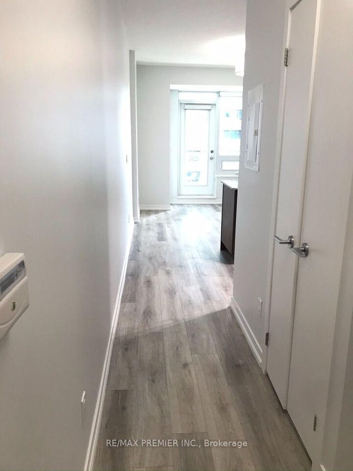 Property Photo:  55 East Liberty Street 521  ON M6K 3P9 