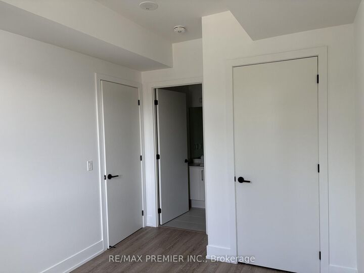 Property Photo:  2075 King Road 219  ON L7B 0R6 