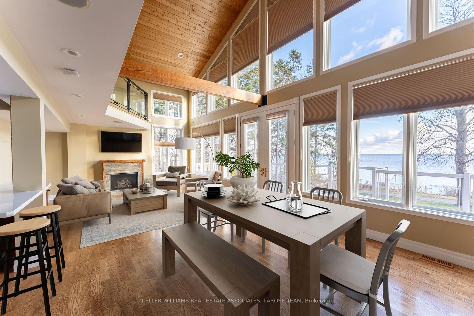Property Photo: 75 Maple Avenue S 4 ON L5H 2R7