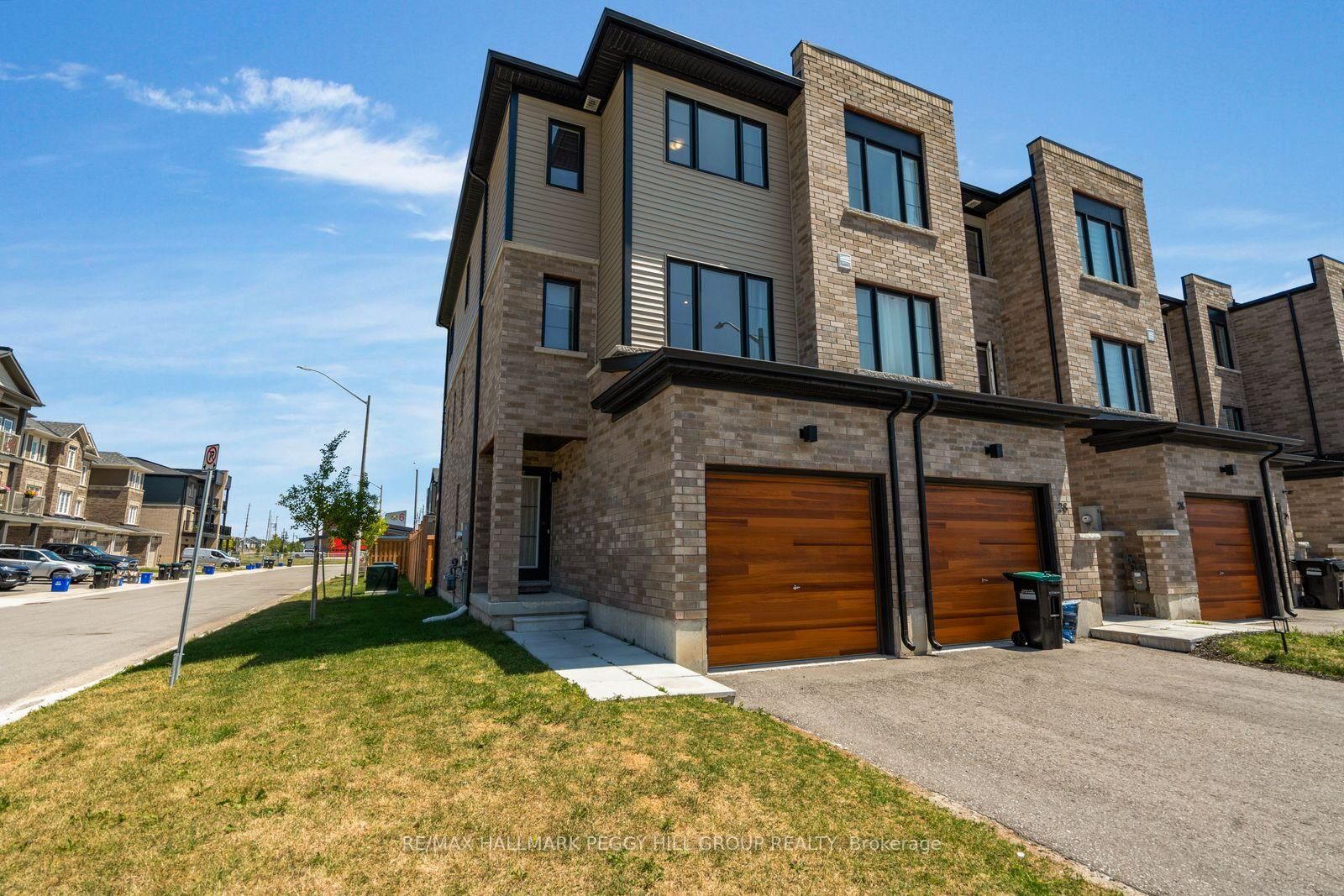 Property Photo: 30 Pumpkin Corner Crescent ON L9J 0T6