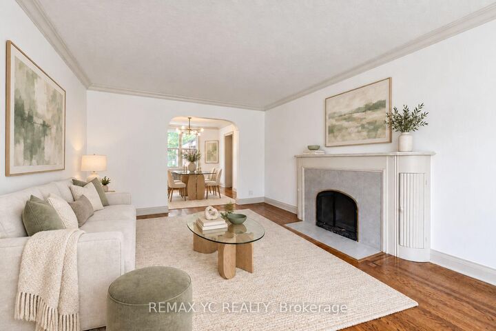 Property Photo: 425 Broadway Avenue ON M4G 2R3