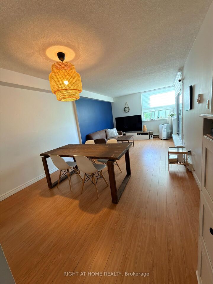Property Photo:  2500 Bridletowne Circle #208  ON M1W 2V6 
