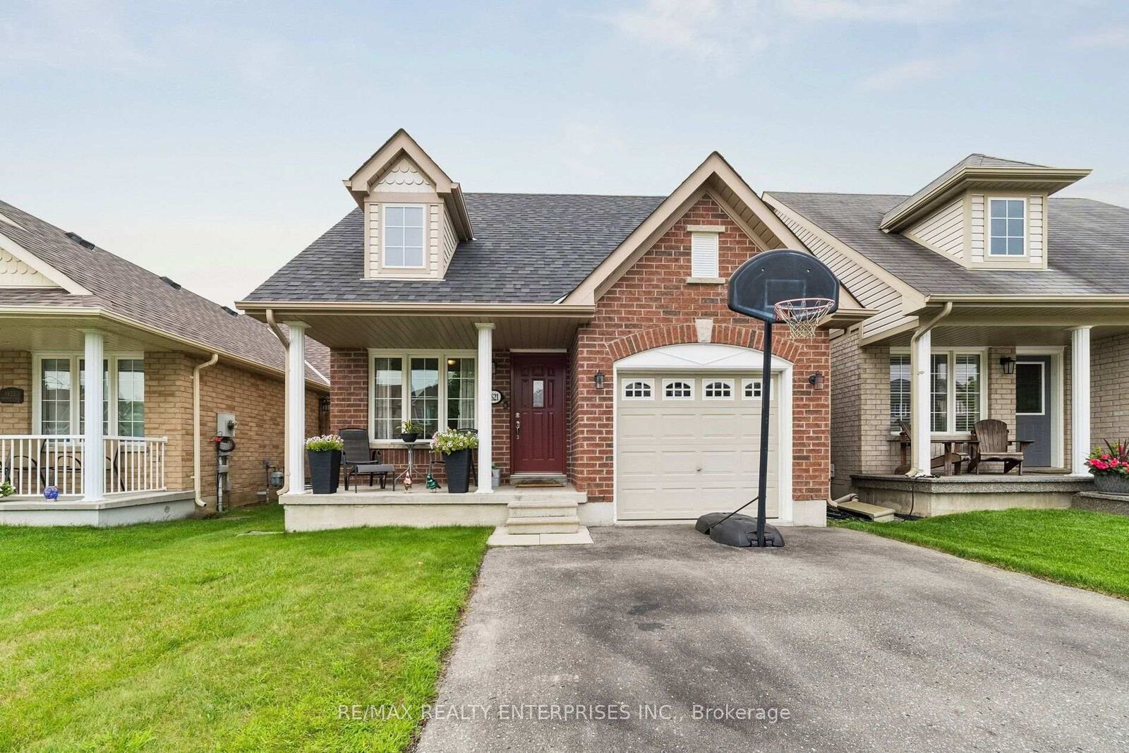 Property Photo:  1621 Northfield Avenue  ON L1K 0K8 