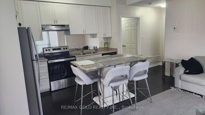 Property Photo:  250 Sunny Meadow Boulevard 53  ON L6R 3Y7 