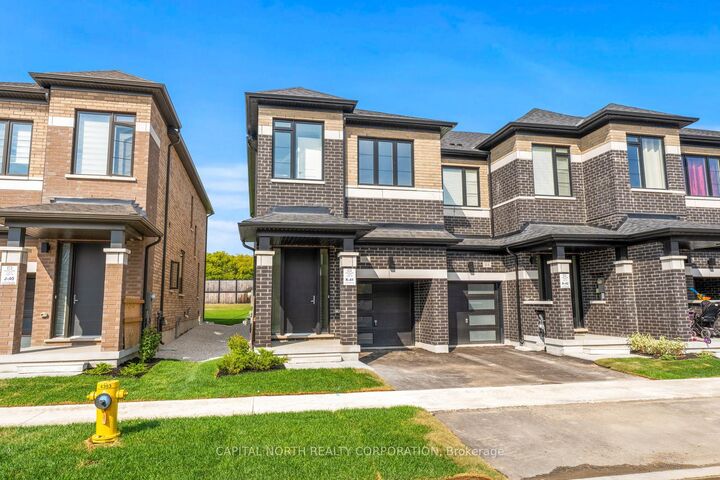 Property Photo: 116 Turnberry Lane ON L4N 6K7