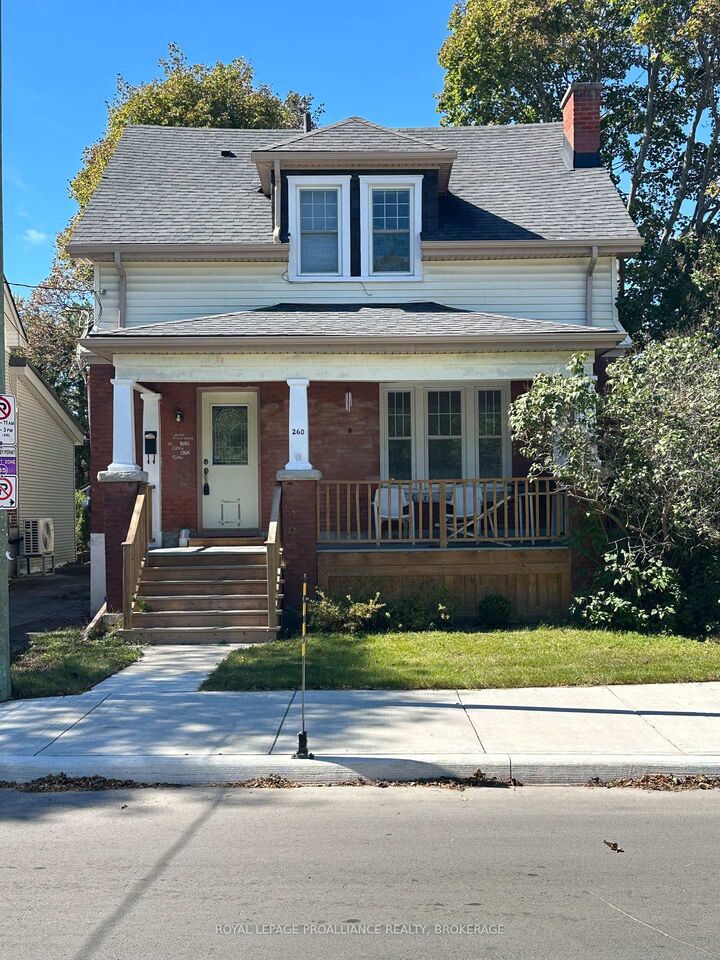 Property Photo:  260 Collingwood Street  ON K7L 3X8 
