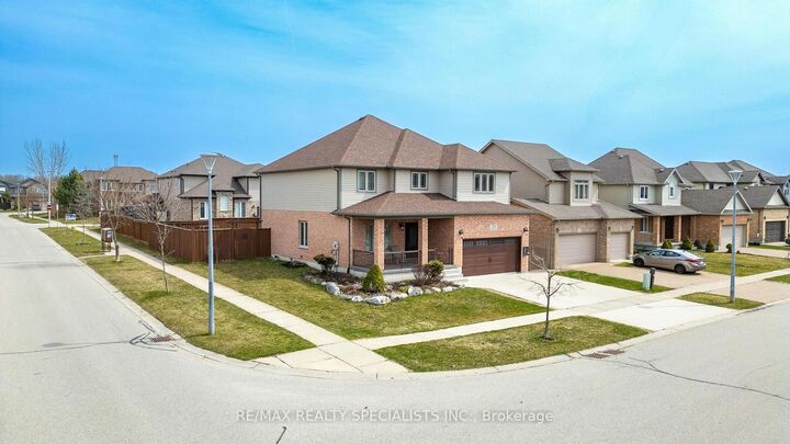 Property Photo:  708 Spitfire Street  ON N4T 0B1 
