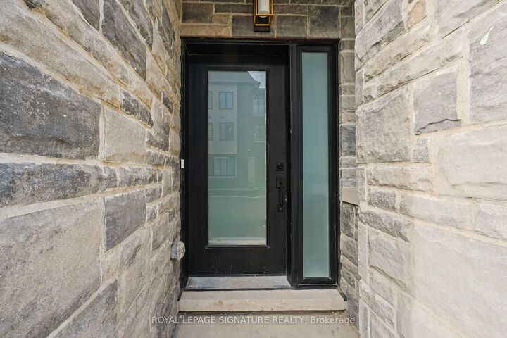 Property Photo:  6636 Clock Court 11  ON L5W 1N2 