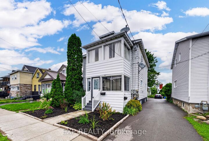 Property Photo: 412 Mc Connell Avenue ON K6H 4L7