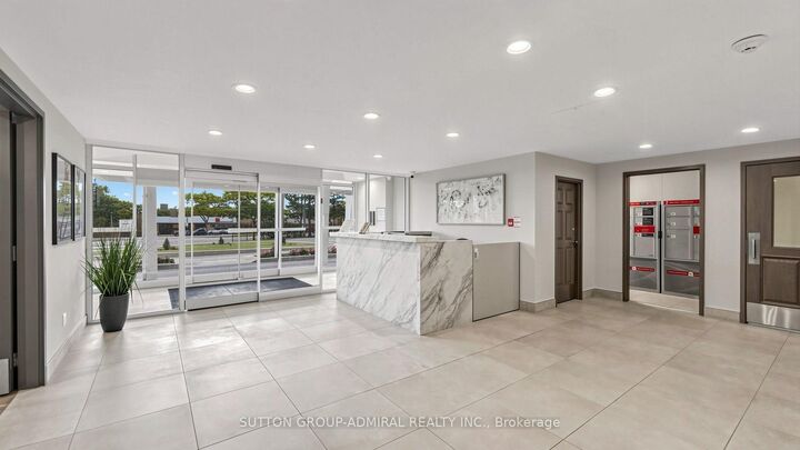 Property Photo:  2550 Pharmacy Avenue 1804  ON M1W 1H9 