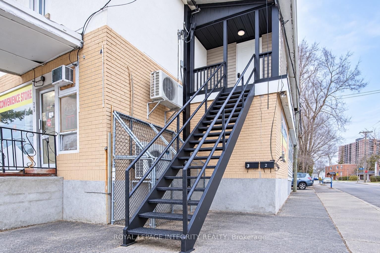 Property Photo:  345 Richelieu Avenue 4  ON K1L 6J7 