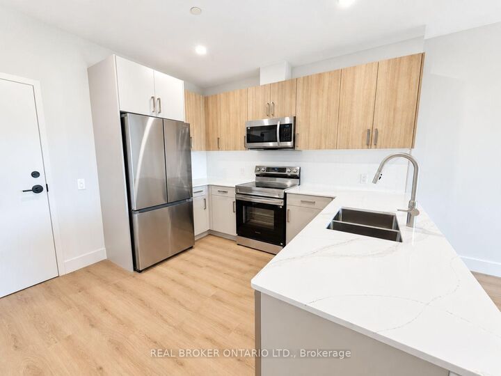 Property Photo:  8 Hutt Lane 405  ON L2V 0R5 