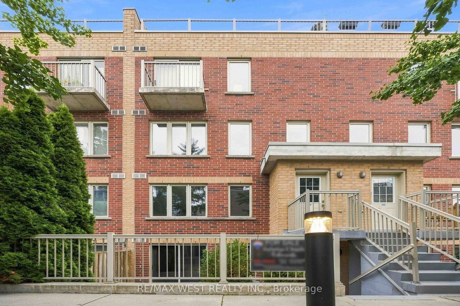 Property Photo:  20 Elsie Lane 122  ON M6P 3N9 