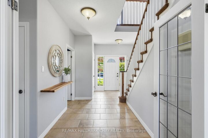 Property Photo:  17 Armeda Clow Crescent  ON L0M 1B2 