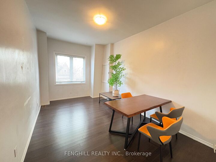 Property Photo:  270 Clinton (Upper Level) Street  ON M6G 2Y6 