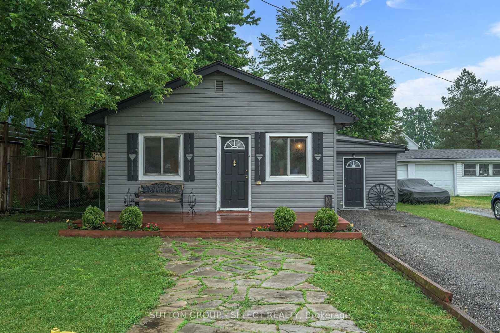 Property Photo:  152 Elm Street  ON N0L 2P0 