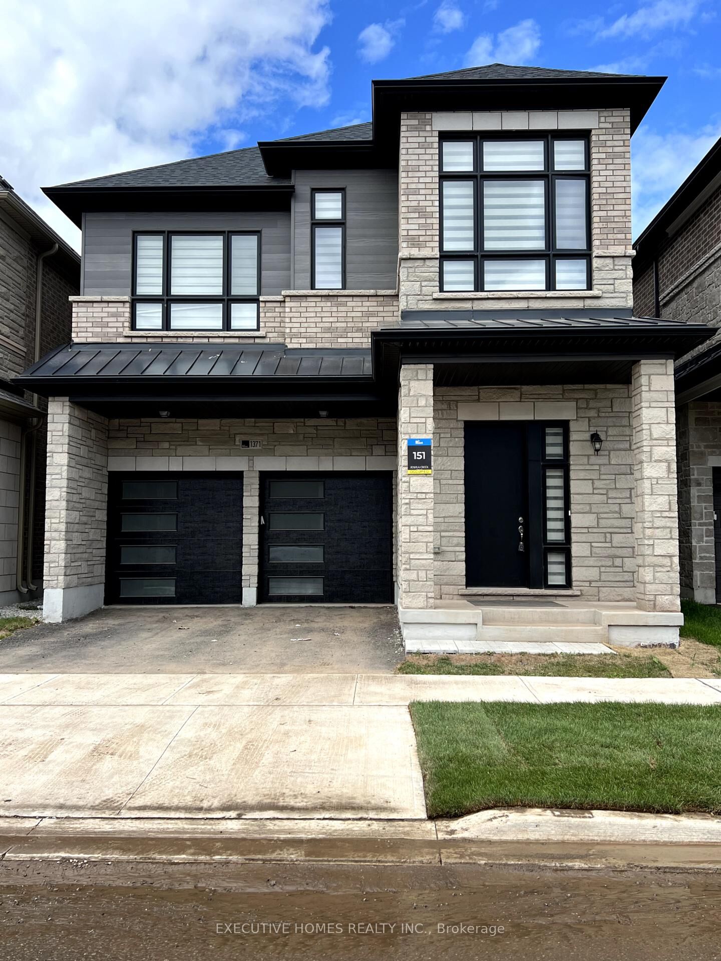 Property Photo: 1371 Peony Path ON L6H 7Z8