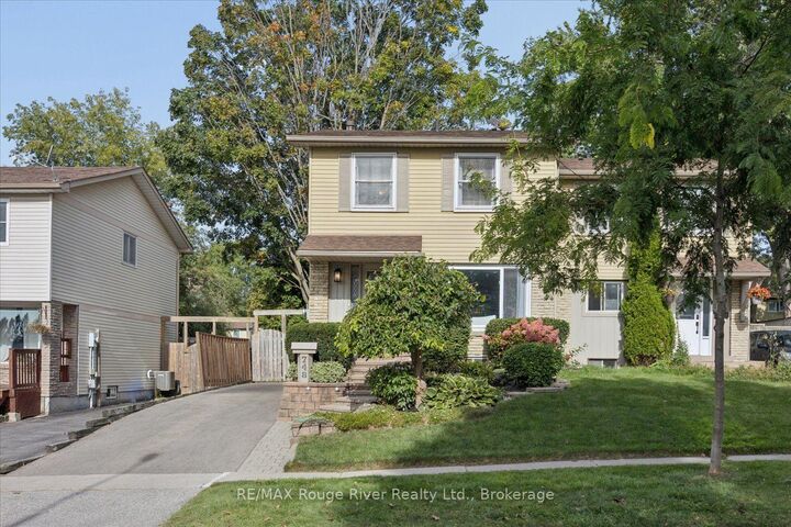 Property Photo:  748 Hillcroft Street  ON L1G 7H6 