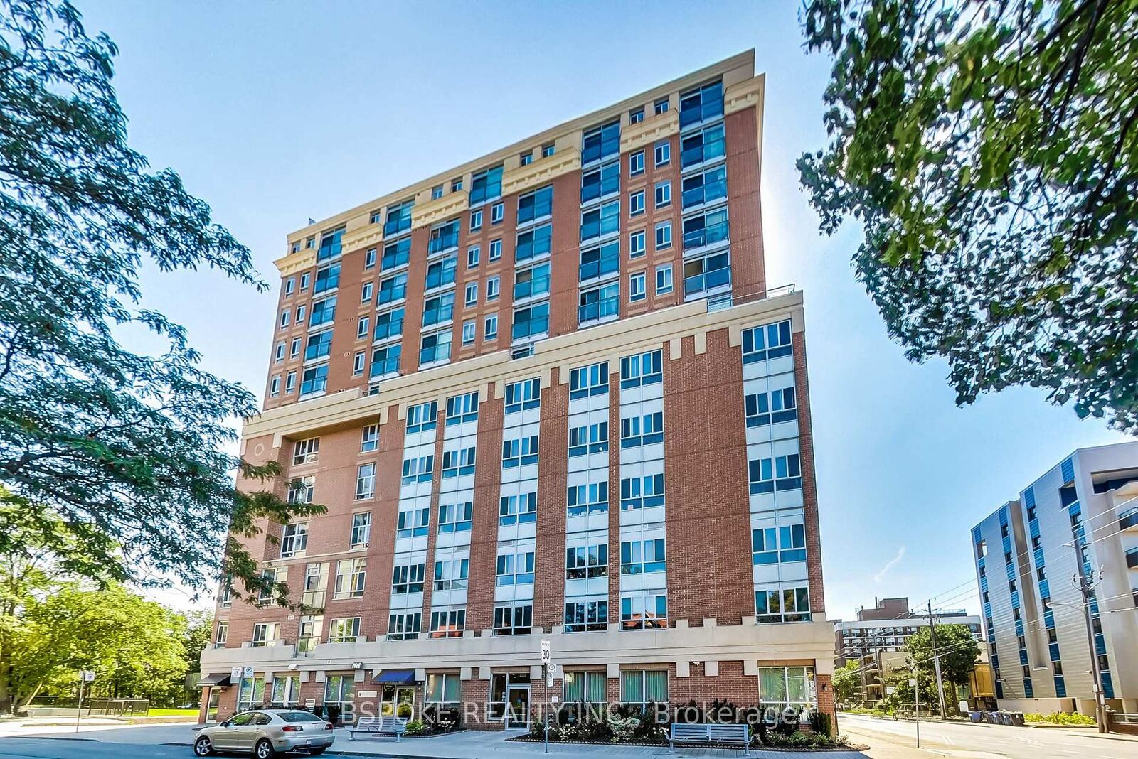 Property Photo:  15 Maplewood Avenue 1101  ON M6C 4B4 