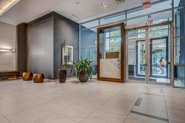 Property Photo:  105 George Street 1210  ON M5A 0L4 