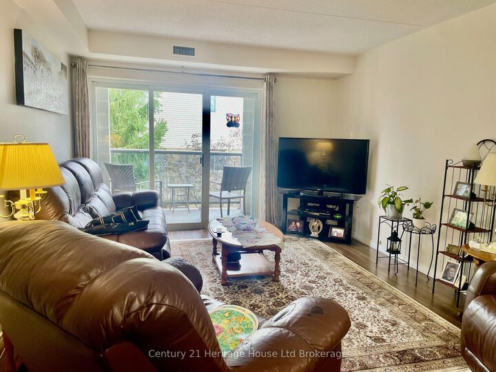 Property Photo:  163 Ferguson Avenue 202  ON N4V 1A6 