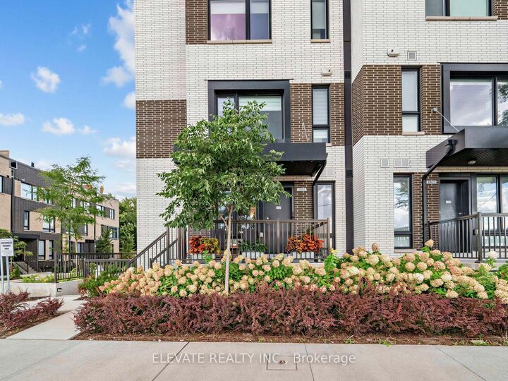 Property Photo:  40 Ed Clark Gardens Boulevard 15  ON M6N 0B5 