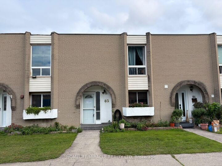Property Photo:  19 London Green Court 85  ON M3N 1K3 