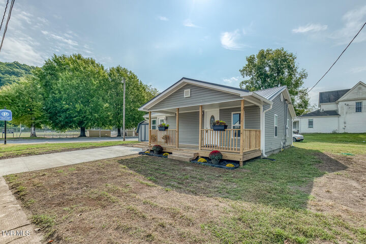 Property Photo:  806 4th Street  TN 37643 
