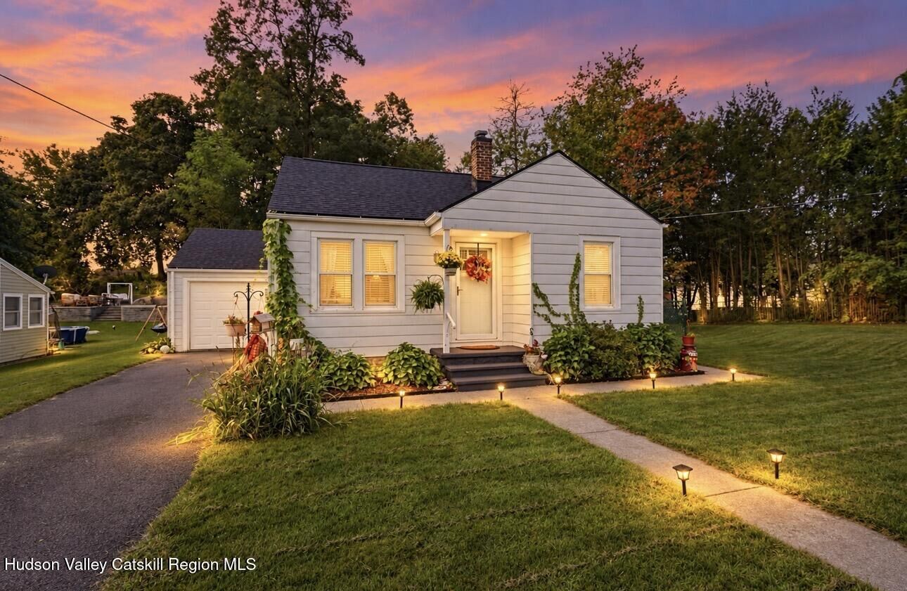 Property Photo:  25 Hayes  NY 12401 