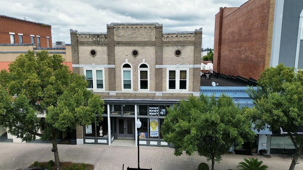 Property Photo: 113-115 Patterson Street * GA 31601