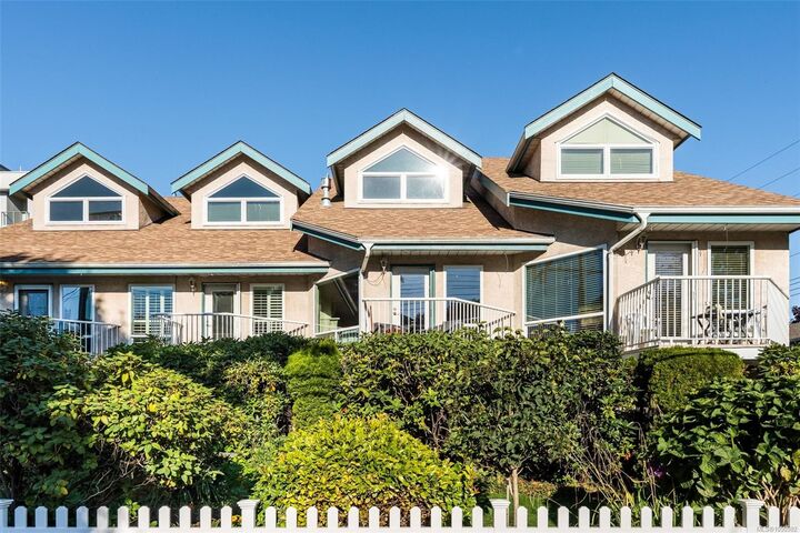 Property Photo:  20 Menzies St #2  BC V8V 2G2 