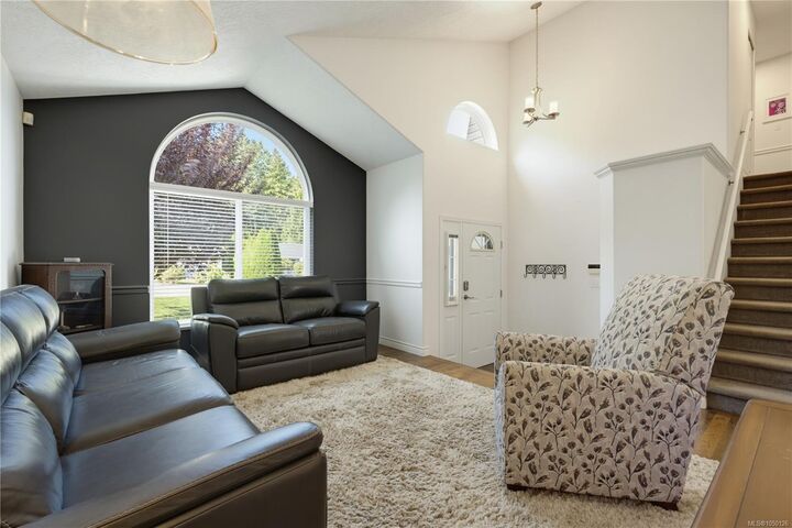 Property Photo:  836 Glengarry Cres  BC V9R 6P3 