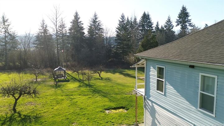 Property Photo: 2131 Minto Ave BC V9X 1R7