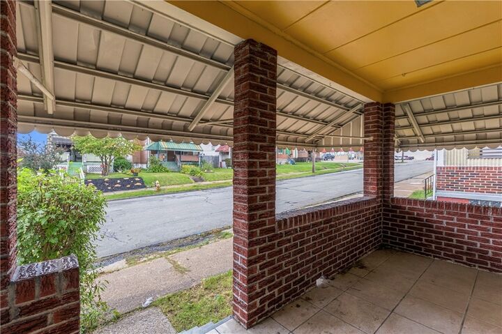 Property Photo: 1506 Pennsylvania Ave PA 15122
