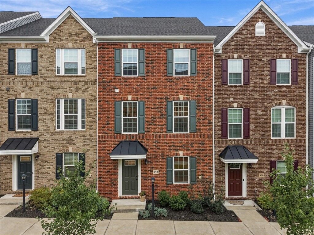 Property Photo:  318 Abacot Way  PA 16066 