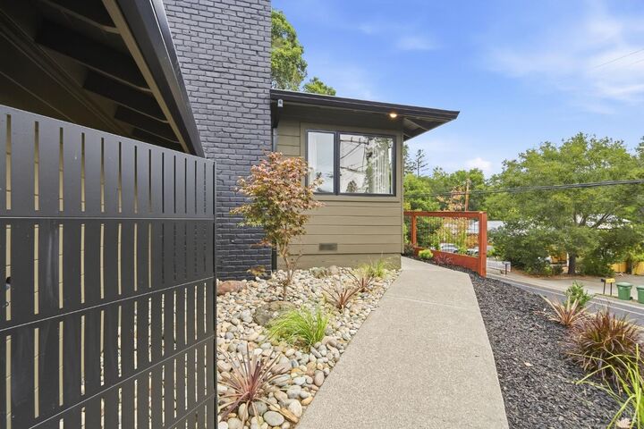 Property Photo: 2 Baytree Lane CA 94960