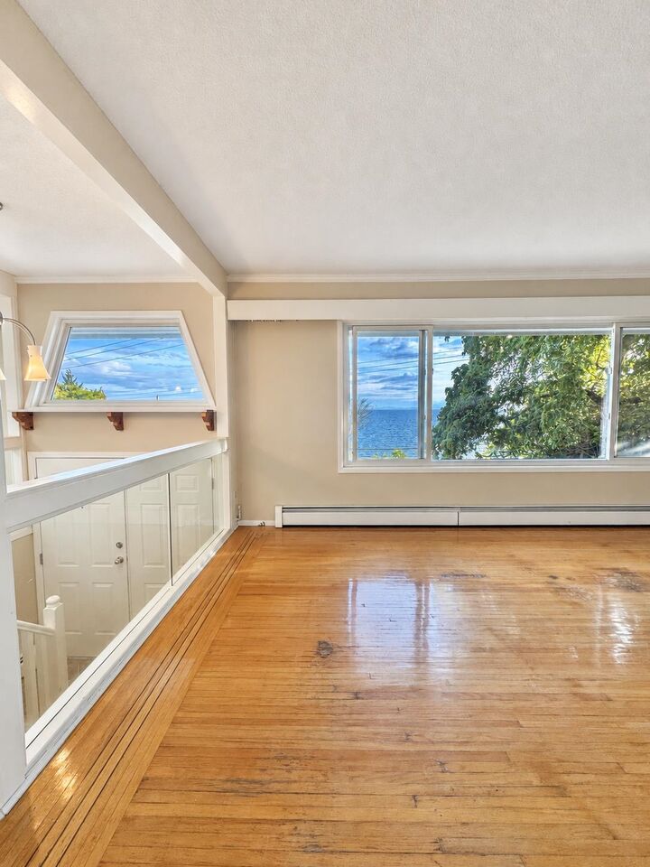 Photo de la propriété:  14xxx Marine Drive  BC V4B 1B2 