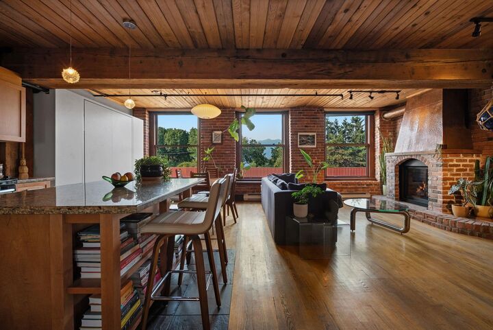 Property Photo:  41 Alexander Street 305  BC V6A 1B2 
