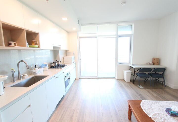 Photo de la propriété:  4433 Alaska Street 803  BC V5C 5T3 