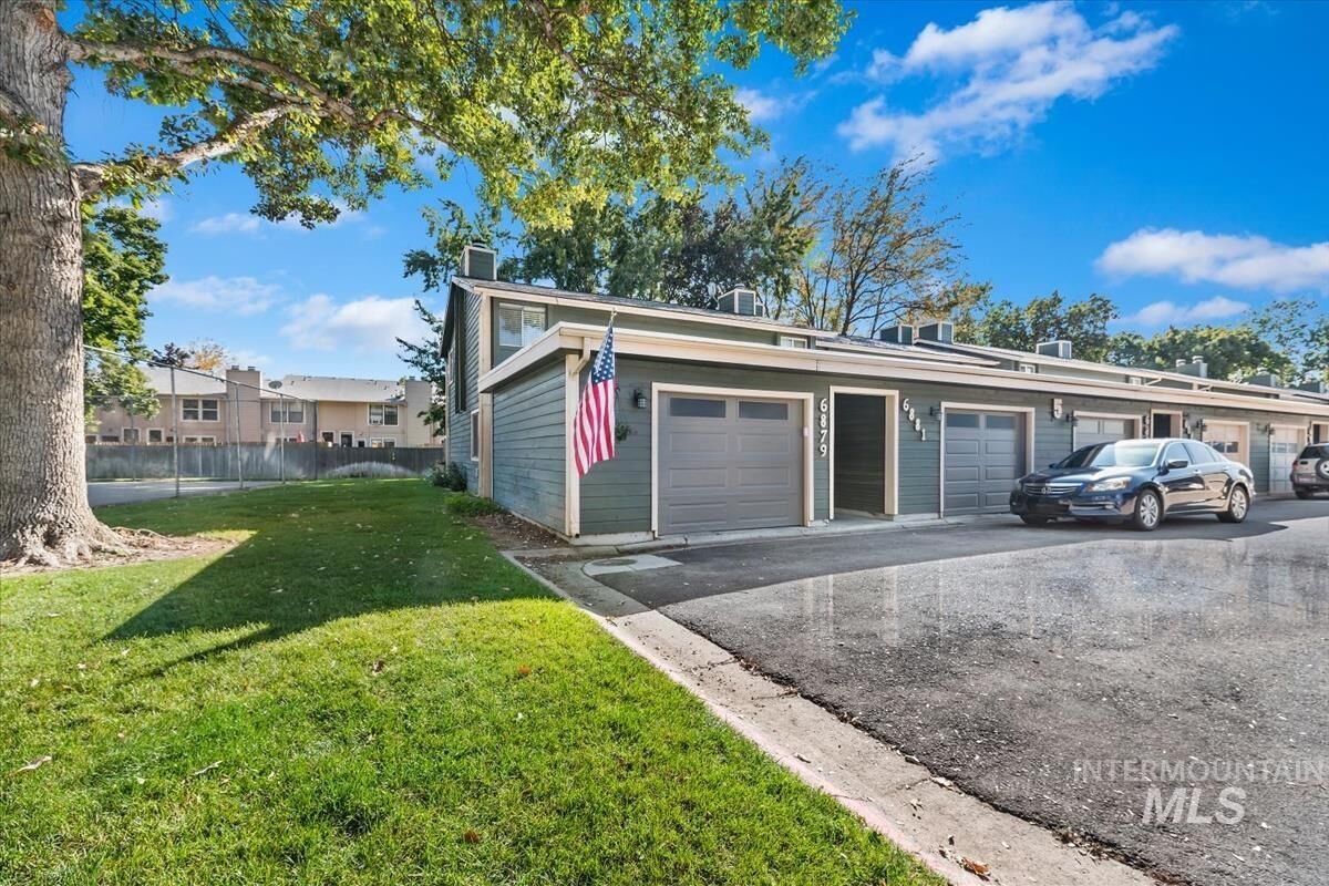 Property Photo: 6879 W Maxwell Ln ID 83704