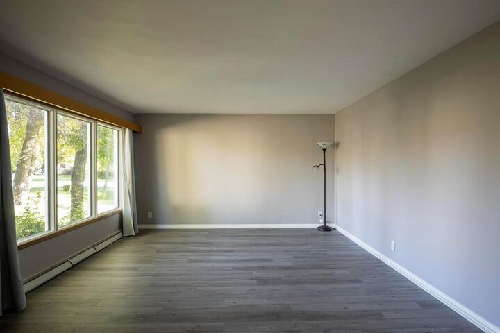 Property Photo:  159 Larchdale Crescent  MB R2K 0C3 