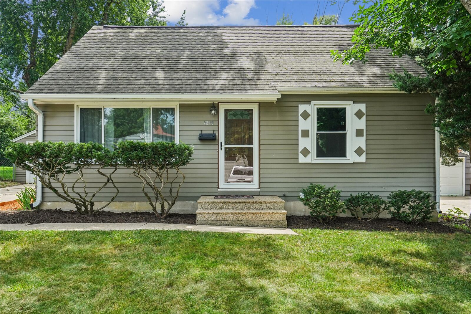 Property Photo: 2849 13th Avenue SE IA 52403