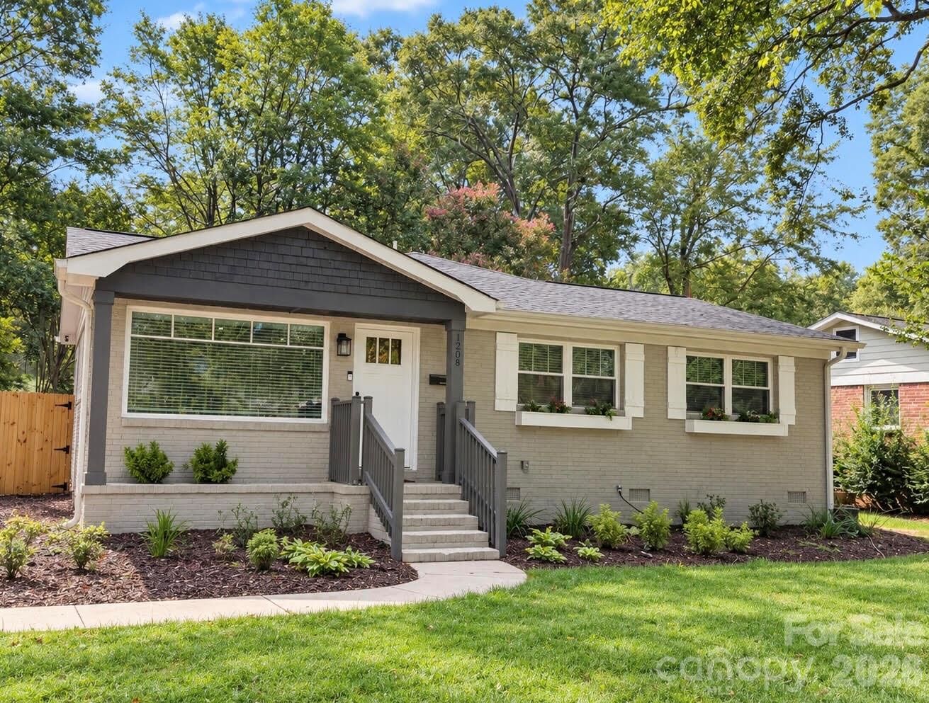 Property Photo:  1208 Tarrington Avenue  NC 28205 