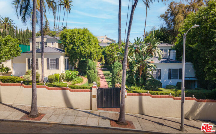 Property Photo:  1718 N Vista St  CA 90046 