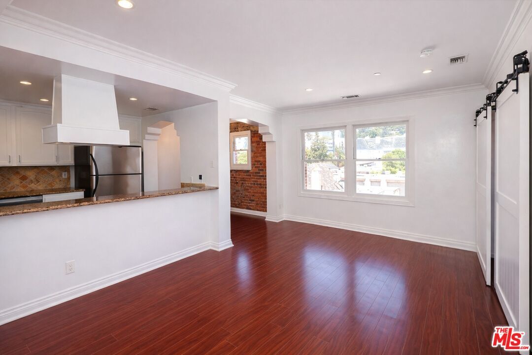 Property Photo:  1236 N Flores St, Unit 405  CA 90069 