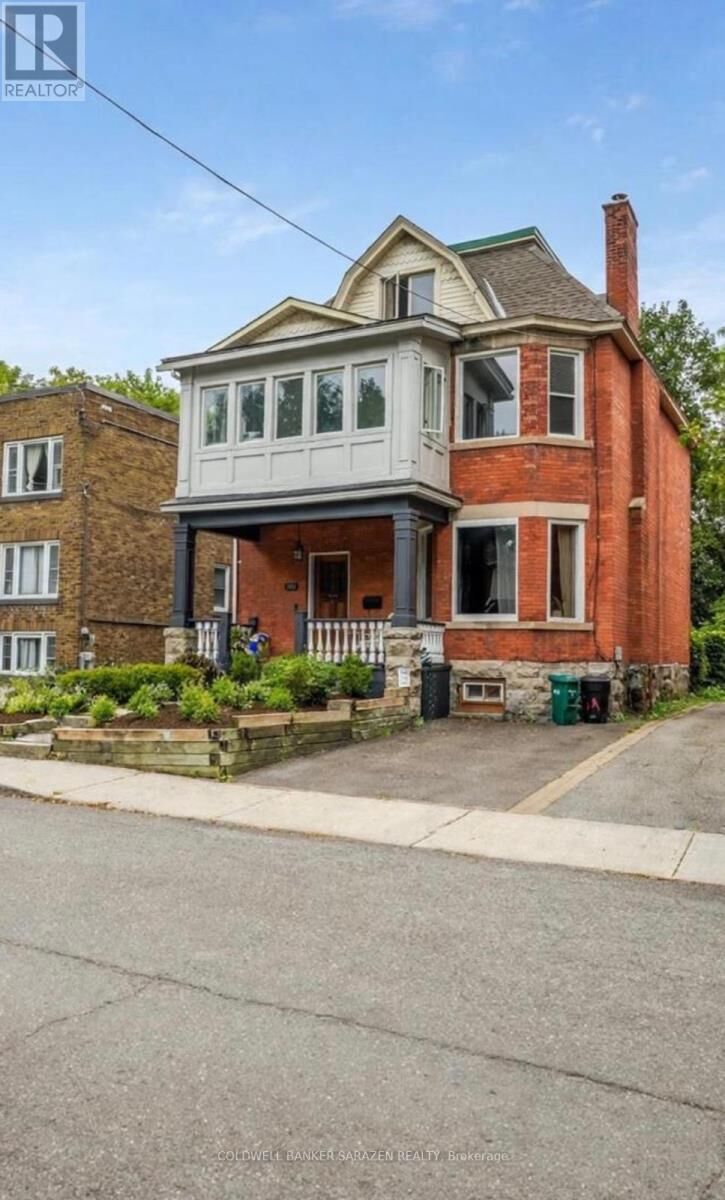 Property Photo: 135 Hawthorne Avenue A ON K1S 0B2
