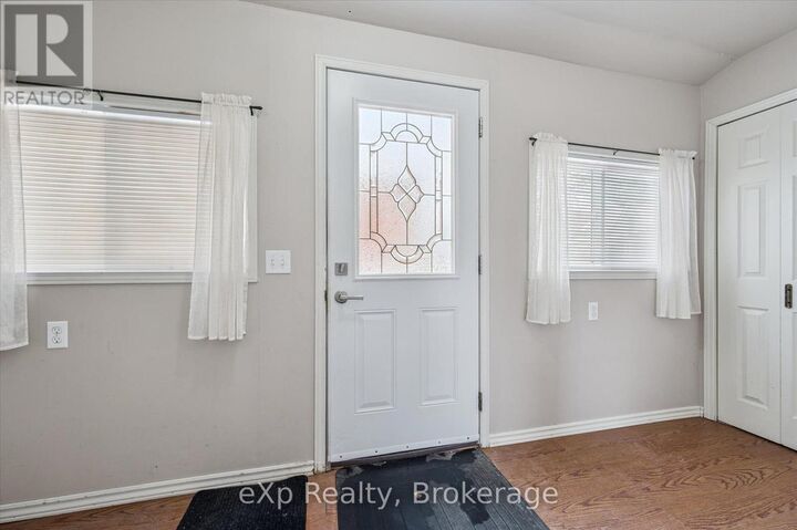 Property Photo:  8 West Street  ON N0K 1M0 