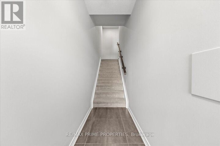 Property Photo:  657 Makwa Private 107  ON K1K 0P4 